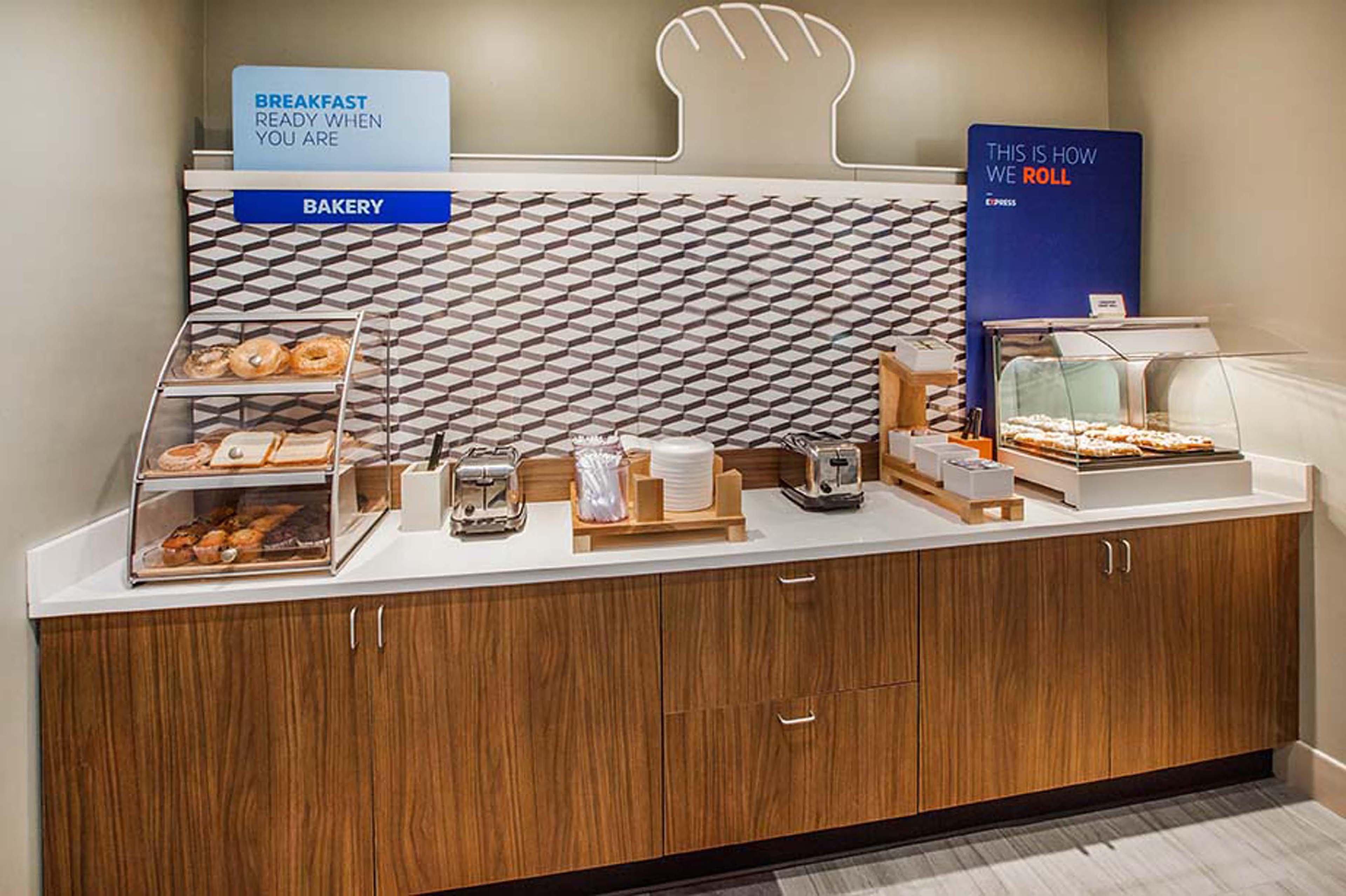 Holiday Inn Express Delano Highway 99 By Ihg Luaran gambar